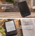 Zwarte Relore e-reader op tafel, met afmetingen 113mm bij 168mm. Waterbestendig.