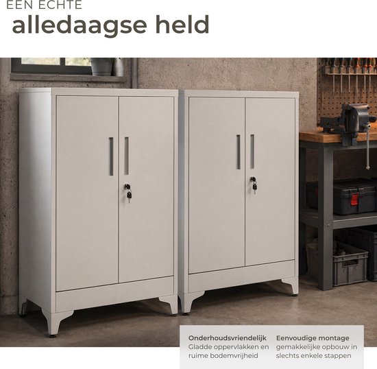 Twee gesloten grijze archiefkasten naast elkaar.