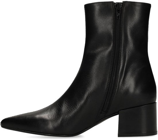 Manfield Manfield - Dames - Zwarte leren enkellaarsjes met hak - Maat 41 | bol