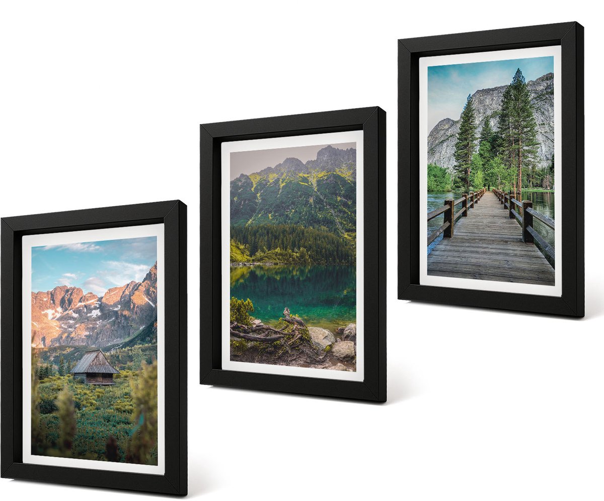 Coloray 4-Delige Schilderij Set - Berglandschap met een meer en een houten steiger - 20 x 30 cm - Schilderijen Set - Wanddecoratie - Woonkamer - Woonkamer Decoratie