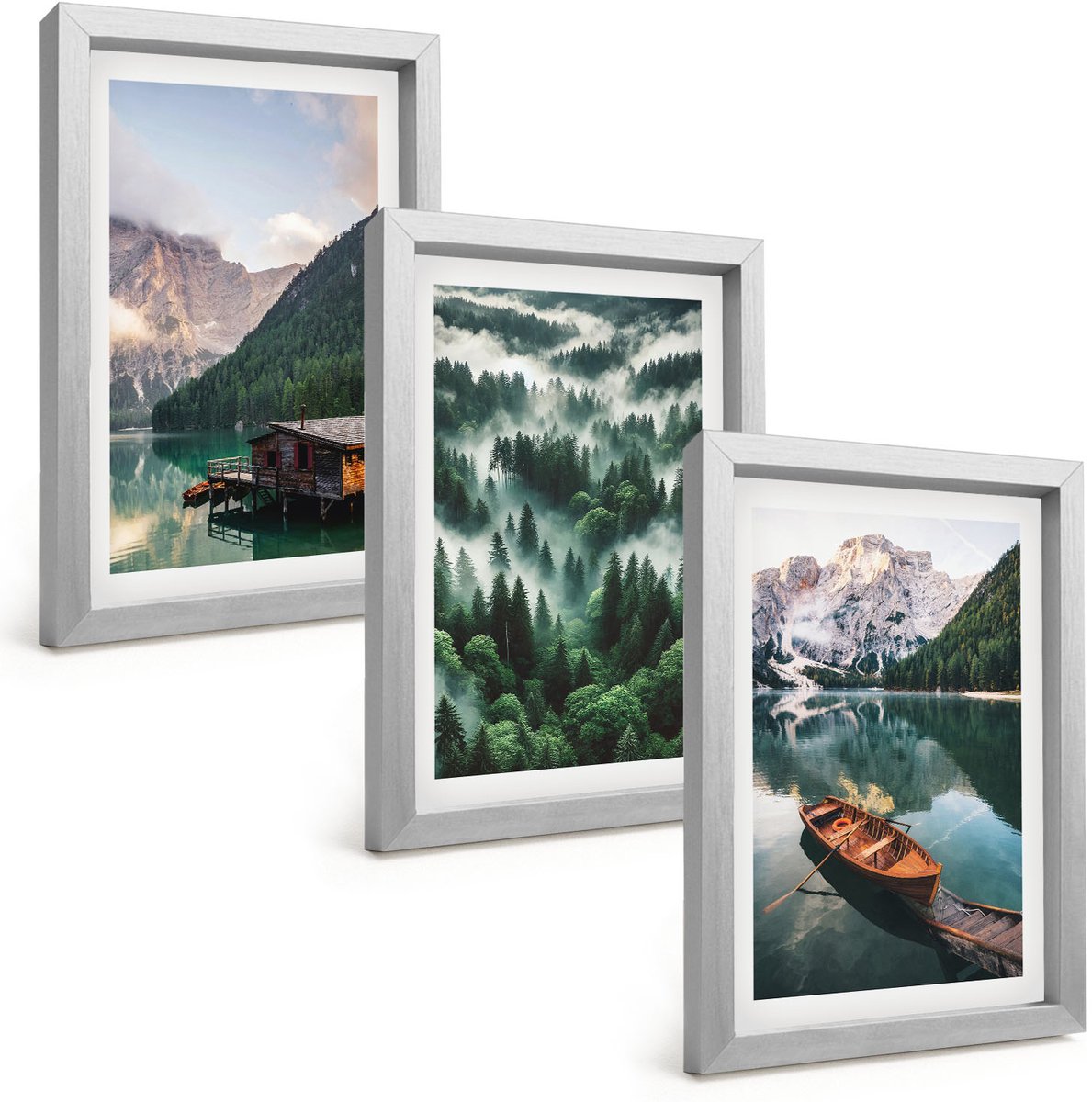 Tulup 4-Delige Schilderij Set - Berglandschap met een meer, een boot en een bos in de mist. - 20 x 30 cm - Wanddecoratie - Muurdecoratie - Moderne Interieurdecoratie - Woonkamer Decoratie