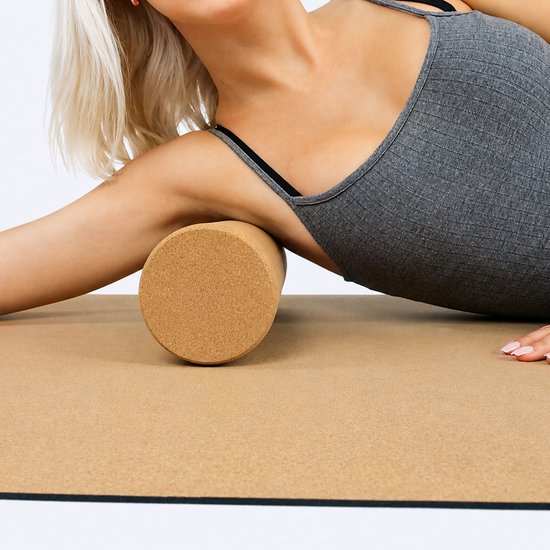 Kaiyaya - Kurk yogablok 1 stuk - Balans & stabiliteit - 100% kurk, antislip - Lichtgewicht, afgeronde hoeken - Yoga, stretching, balansoefeningen - Natuurlijk kurkbruin, 22.5x15x7.5cm — afbeelding 4