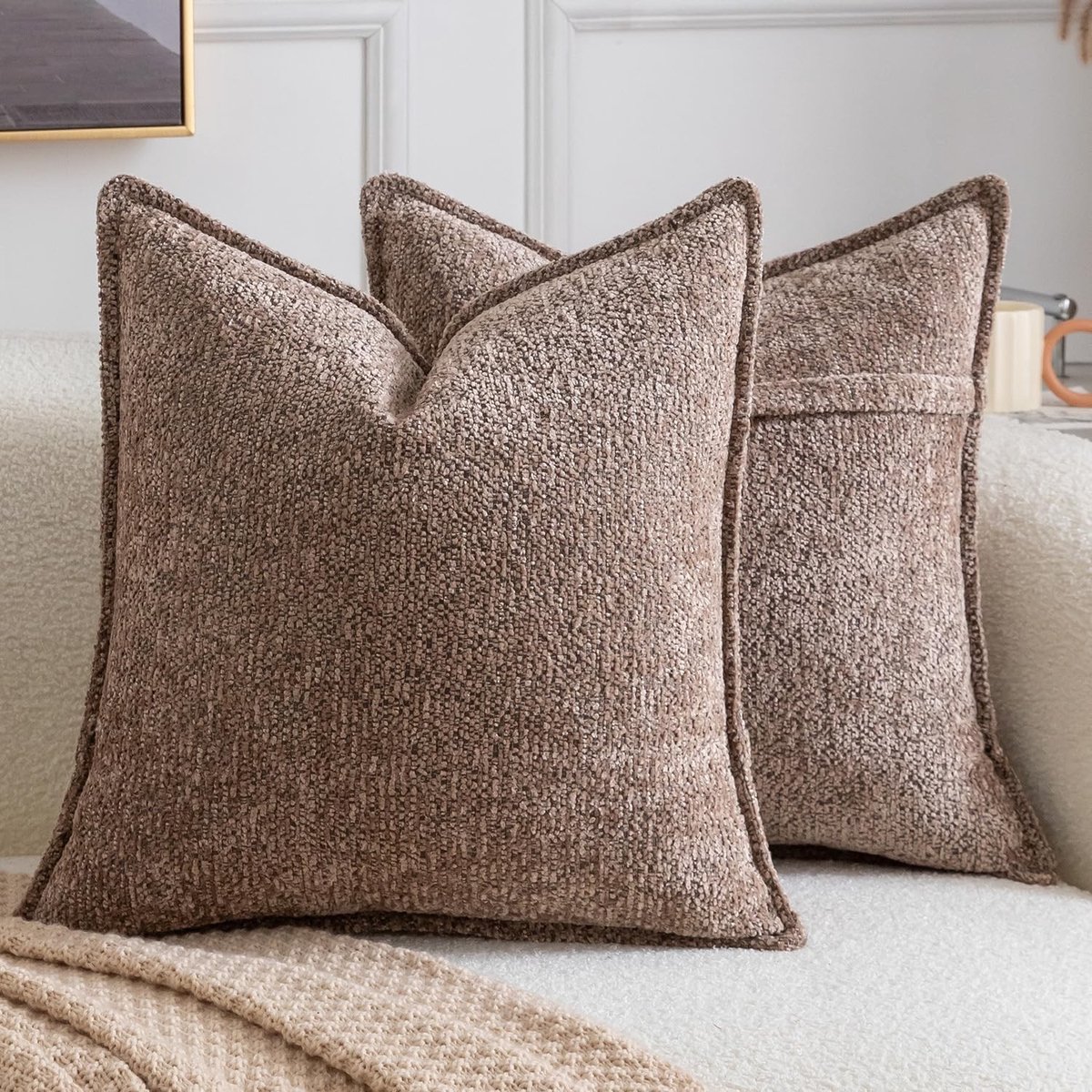Omgoods - Set van 2 Decoratieve Kussenhoezen 60 x 60 cm Bruin Chenille