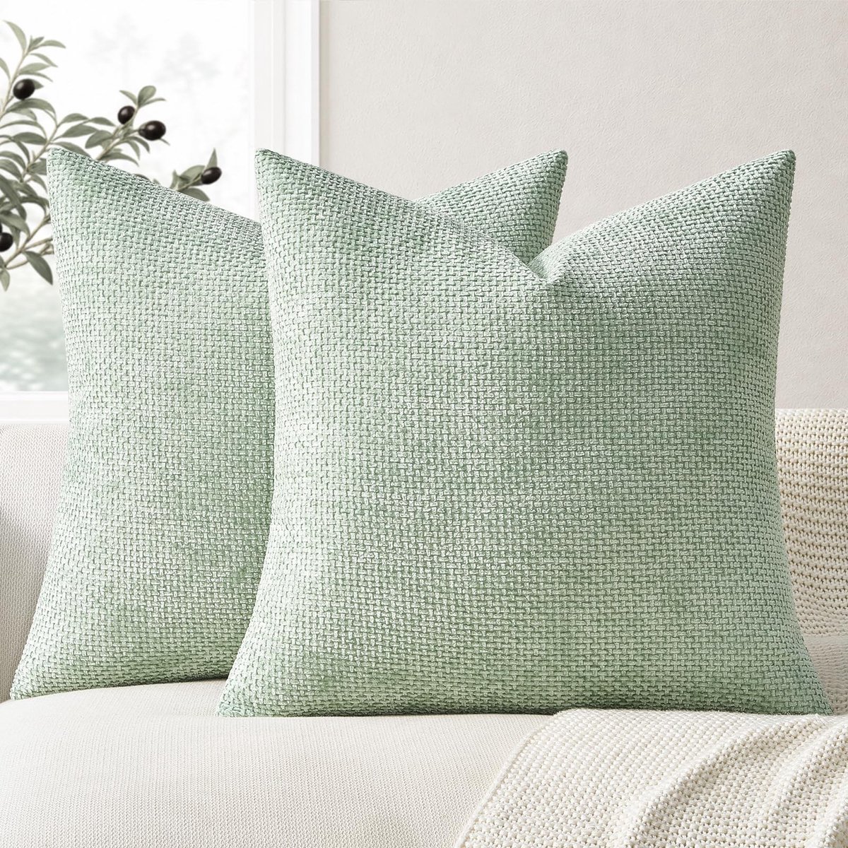 Omgoods - Set van 2 Kussenhoezen 60 x 60 cm Saliegroen Chenille