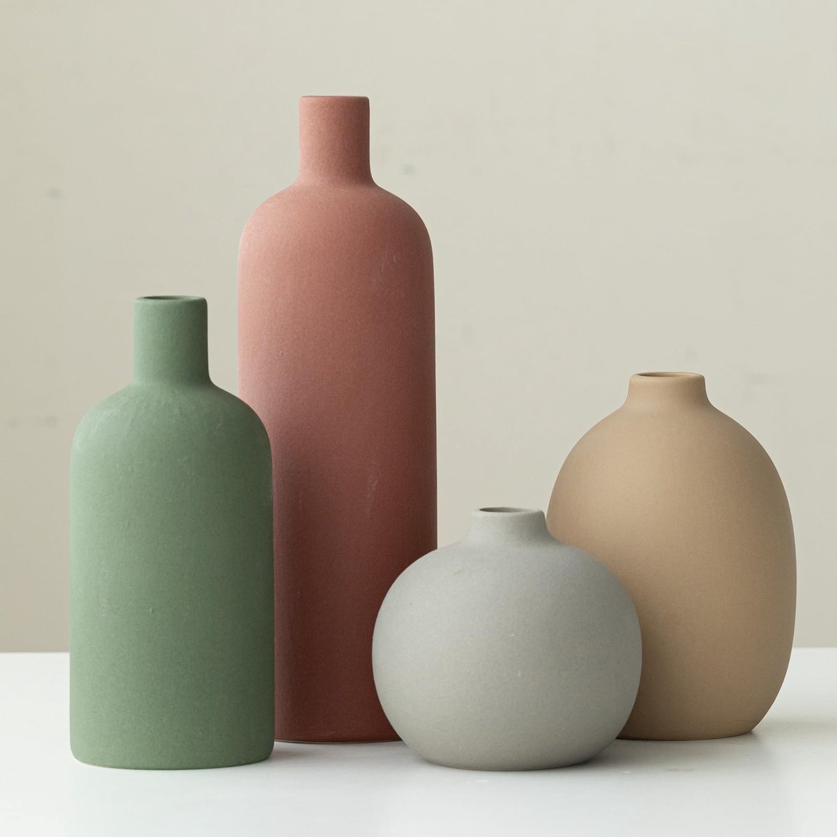 Omgoods - Set van 4 Decoratieve Keramische Vazen in Neutrale Kleuren