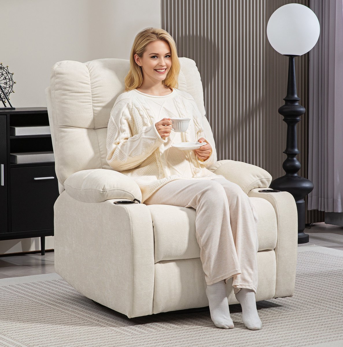 REDOM - Relaxfauteuil - Handmatig verstelbare rugleuning tot 135° - Draaibare en schommelende functie - Voetsteun - Stof - Beige - Voor woonkamer