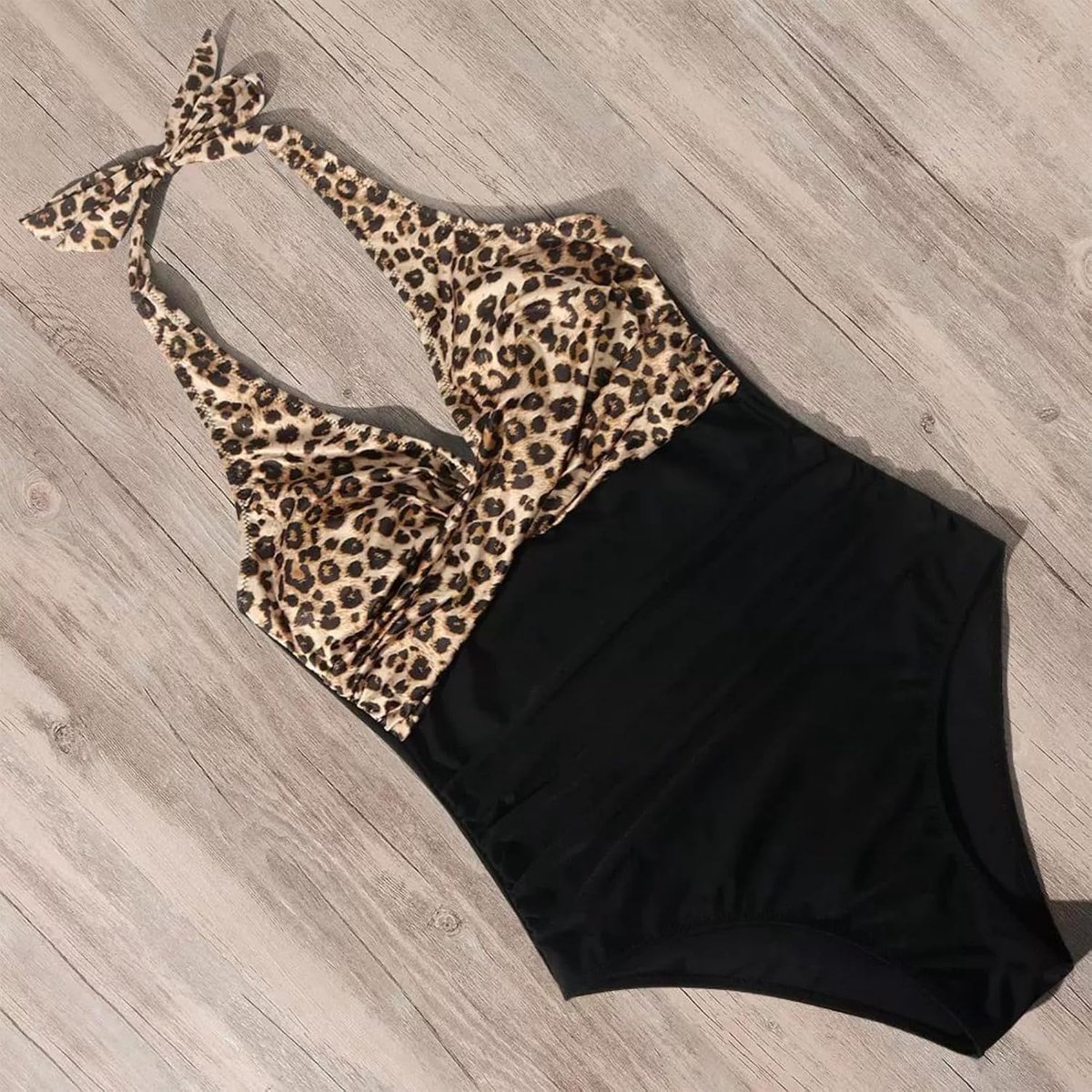 Leroy Bikini's, Strakke Badpakken, Modellen met Open Rug en Gekruiste Bandjes