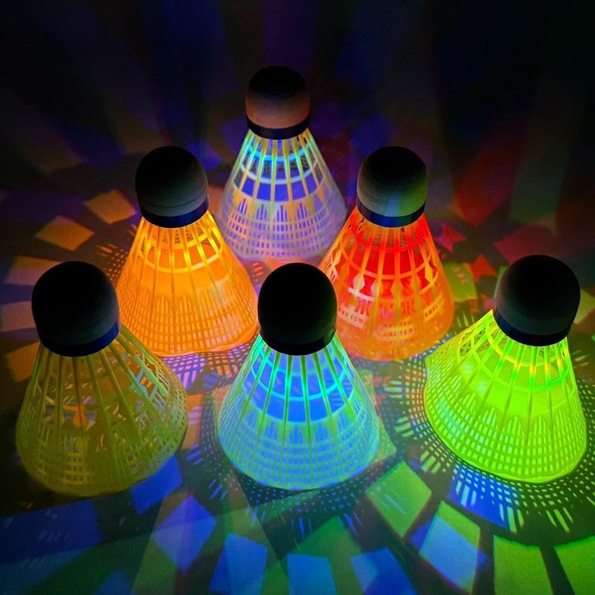 6 stuks ledlicht, lichtgevende shuttballen, led-nylon sport, badminton-veerballen voor 's nachts, lichtgevende led-badmintonballen, set voor binnen en buiten