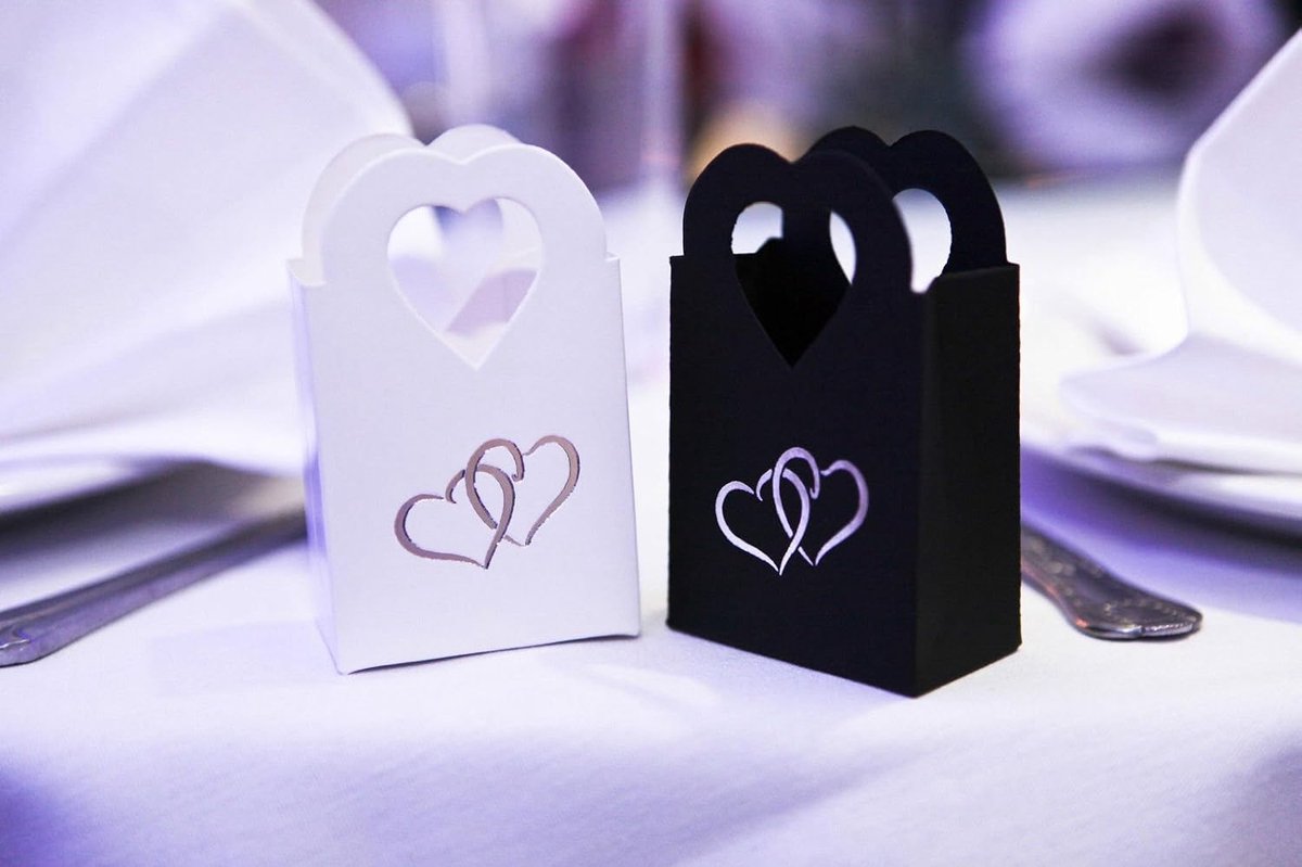 Dozen voor gastgeschenken, 100 stuks, elegant, met handvat in hartvorm, ideaal voor bruiloften, wit en zwart, 50 pz Bianco & 50 pz Nero