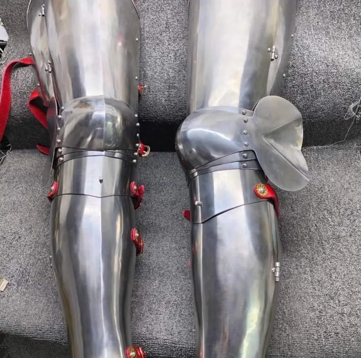 Poolse Gothic Leg ~ Middeleeuwse Stalen Krijger Been ~Armor Volledige Pak Set Greaves Armor