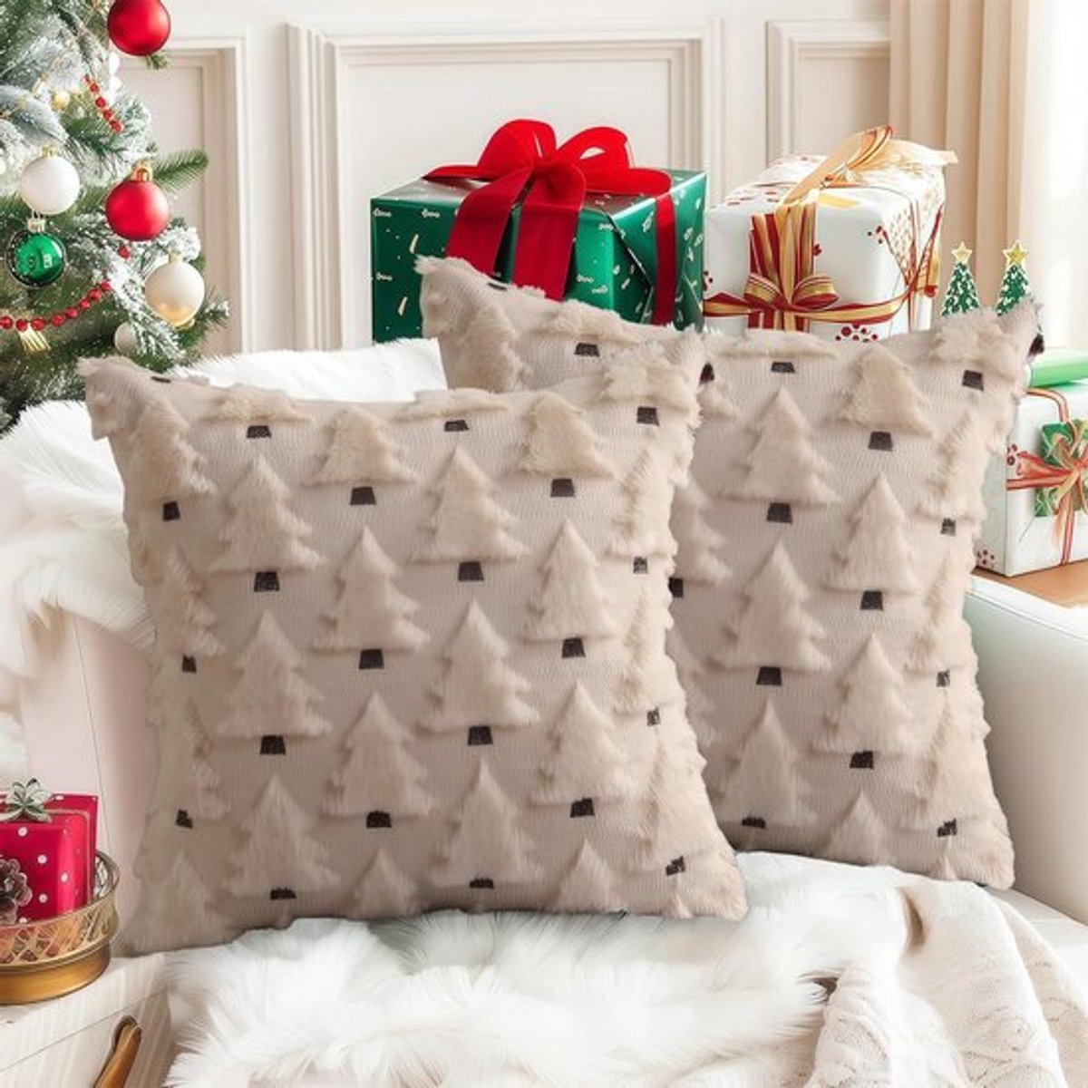 Set van 2 Kerstkussens 45 x 45 cm, Zachte Pluche Nepbont, Beige Kussens voor Winterdecoratie en Feestelijke Sfeer in de Woonkamer