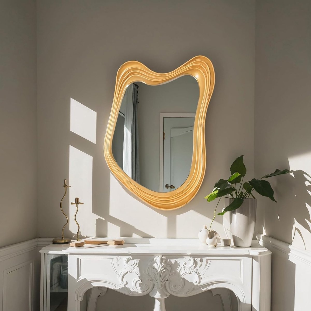 Decoratieve Wandspiegel met Onregelmatig Frame voor Badkamer, Woonkamer en Slaapkamer - Perfect voor Make-up en Interieurdecoratie