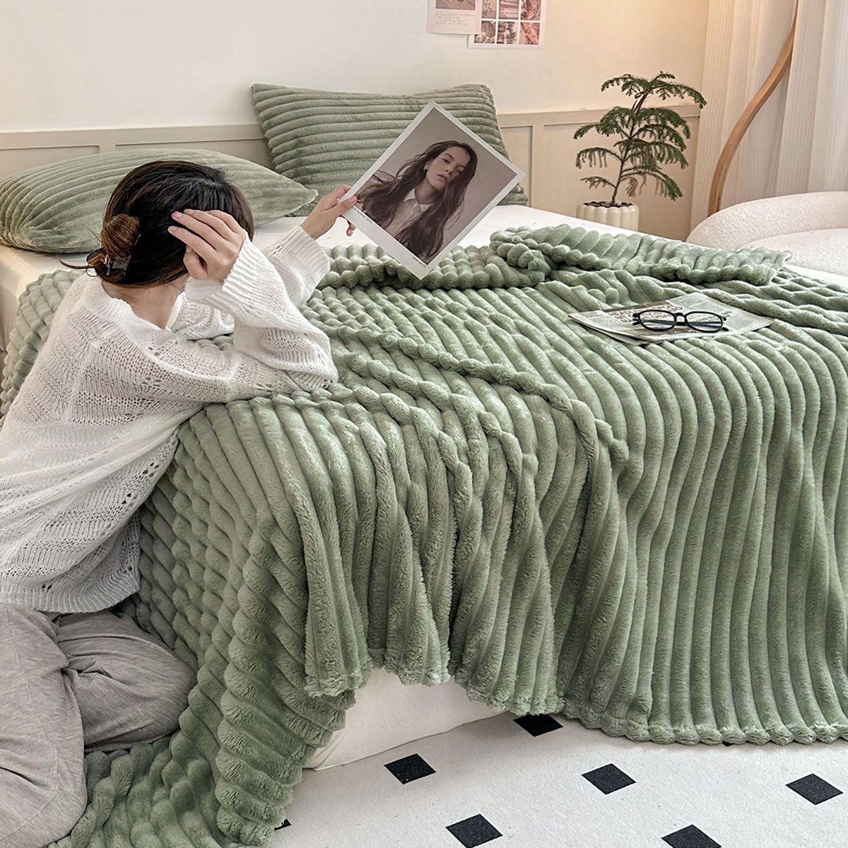 SnelShoppen - Knuffeldeken 150 x 200 cm, warme pluizige bedsprei, deken en bankdeken voor mama, vrouwen en vriendinnen - groen, ideaal voor thuis, op