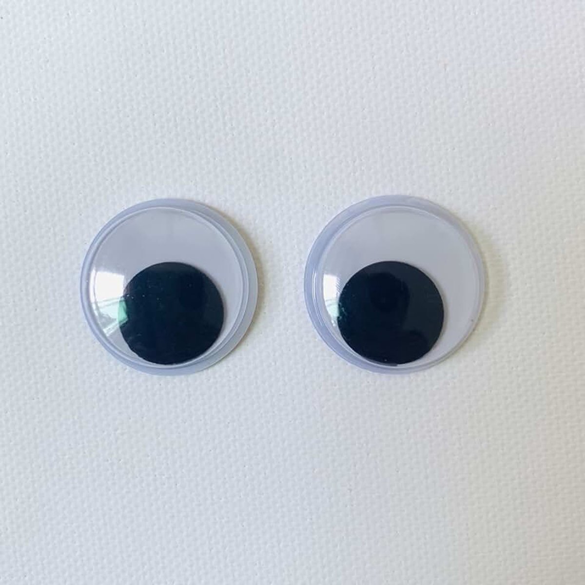Googly Eyes, grote wiebelogen hars ambachtelijke accessoires voor doe-het-huisdecoratie, koelkast, meubels, kunstprojecten, deur, Halloween ornament (15 cm)