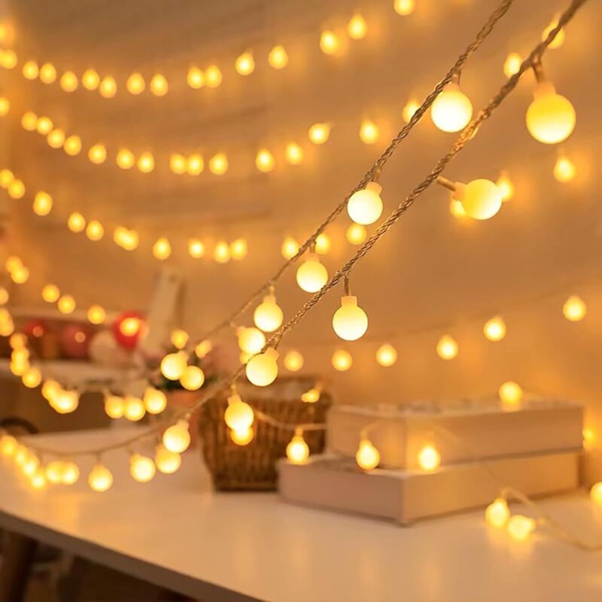 Bolvormige lichtslinger, 6geschikt voorer lang, 40 LED's op batterijen, twee standen (één kleur en fel), lichtslinger binnen, geschikt voor Kerstmis, bruiloften, verjaardagsfeesten, tuinen en slaapkamerdecoratie - warm wit licht.