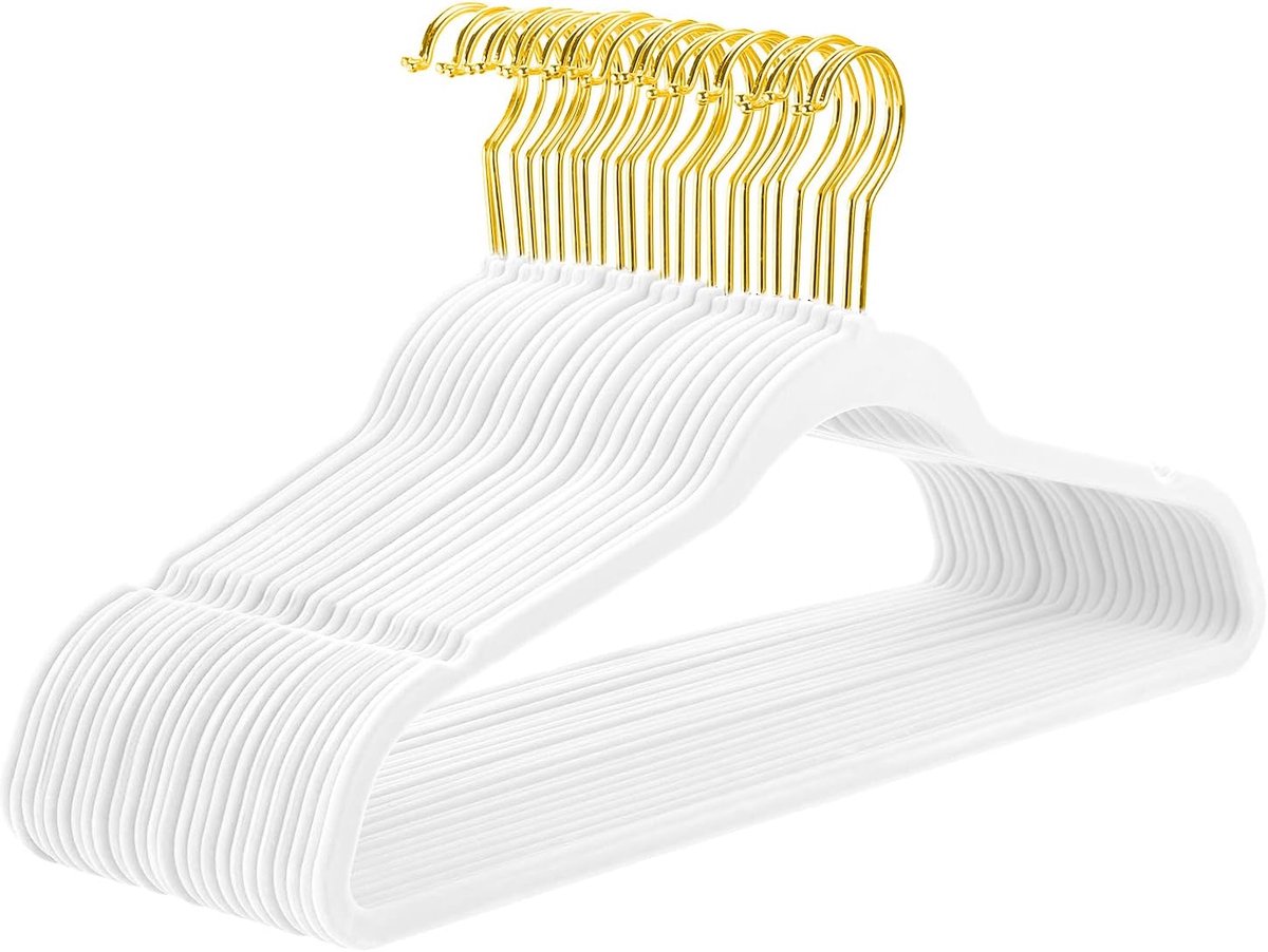 SnelShoppen - Premium Velvet Hangers 50 Stuks - Zware Kwaliteit - Antislip Slanke Kledinghangers Wit met Gouden Haken - Ruimtebesparende Kledinghanger