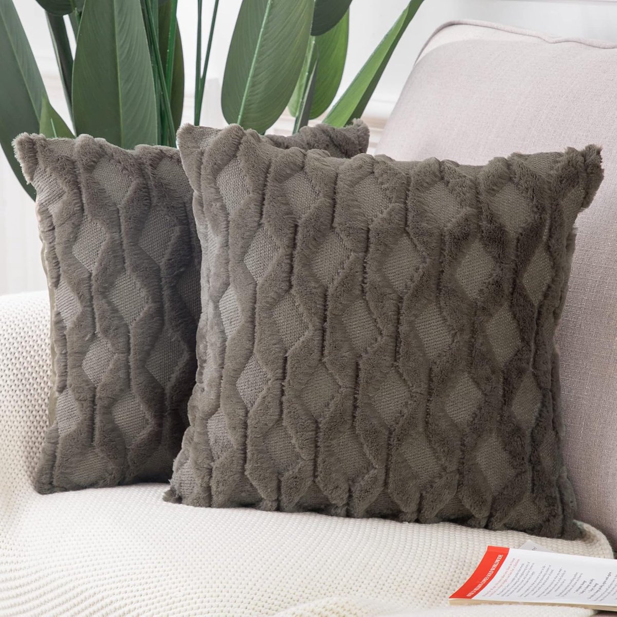 SnelShoppen - Set van 2 Luxe Taupe Kussenhoezen 40x40cm - Zachte Pluche Velours Decoratieve Kussens voor Sofa en Slaapkamer - Perfect voor Feest en Ge