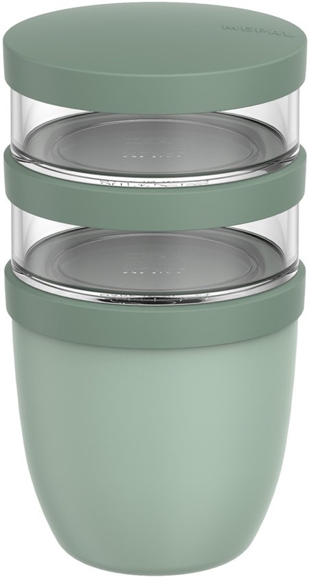 Groene Mepal lunchpot gestapeld, met twee doorzichtige compartimenten bovenop een grotere pot.