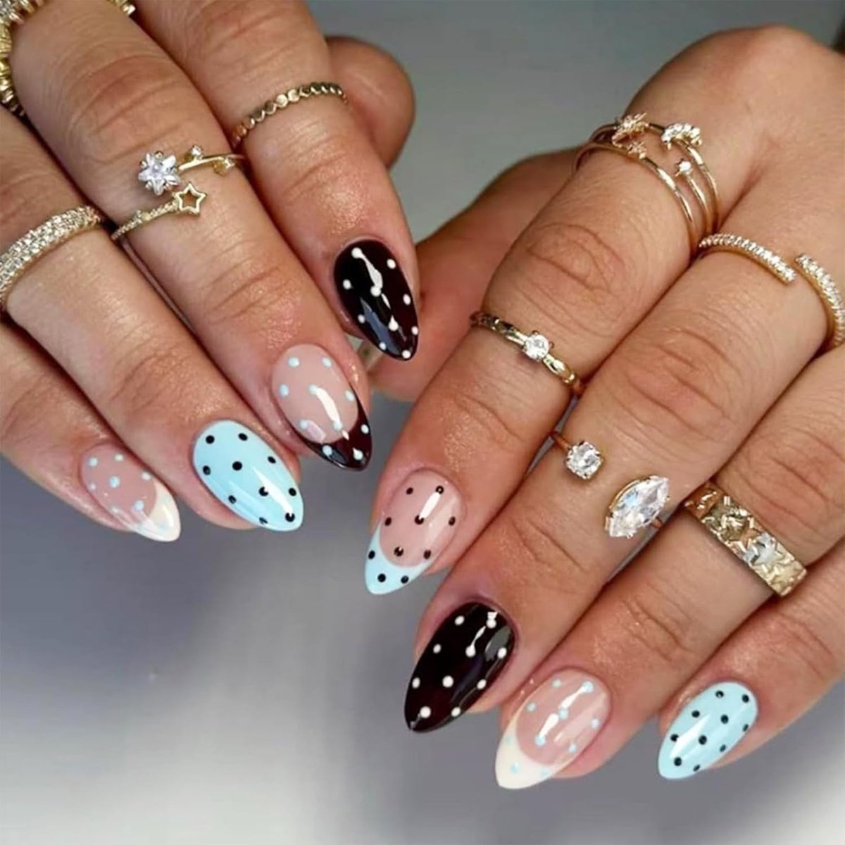 SnelShoppen - Polka Dot Nagels - 24 Stuks Amandelvormige Nepnagels met Franse Tip en Polka Dot Design - Gemakkelijk Thuis aan te Brengen - Perfect voo