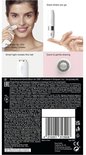 Wit gezichtshaar trimmer met zilveren accent, close-up op vrouw die het boven de lip gebruikt.