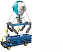 Bus de combat LEGO avec ballon et pinces détachés du bus bleu.