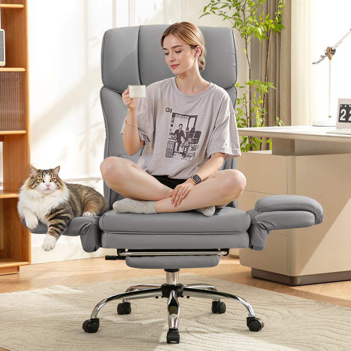FelixKing grote ergonomische bureaustoel met uitschuifbare armleuningen, PU-lederen grote directiestoel met voetensteun, lendensteun, brede zitting voor gamen, omkeerbare armleuningen voor extra ruimte, draaibare computerstoel met hoge rugleuning