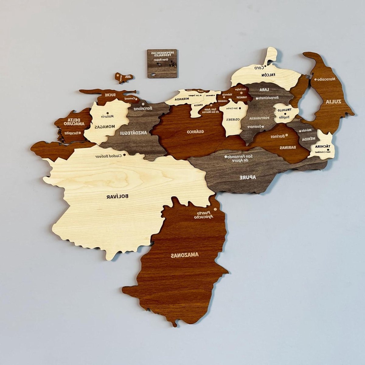 Houten Venezuela Kaart - Wanddecoratie Landkaart - Woonkamer Decoratie - Meerlagig 3D Ontwerp - 40x34 cm - Bruin