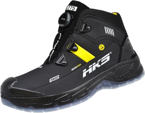 Hoge zwarte werkschoen met gele streep, "HKS" logo en BOA sluiting.