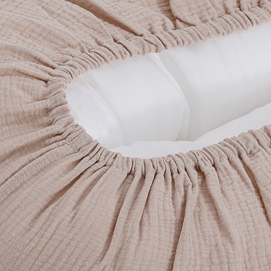 Snoozzz Relax hoes voor voedingskussen - maakt van je voedingskussen een babynestje - 100% katoen - Sand van Snoozzz — afbeelding 4