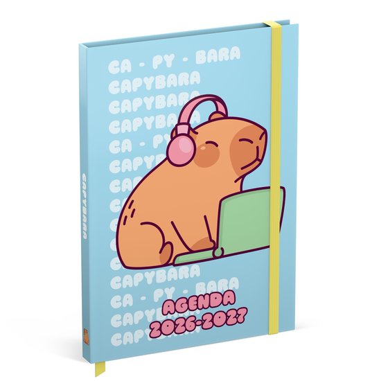 Lichtblauwe agenda met Capibara-print en gele elastiek. Tekst: CAPYBARA AGENDA 2026-2027.