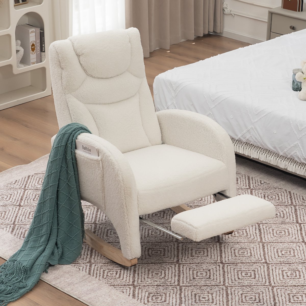 HAUSS SPOLE Schommelstoel – Relax Fauteuil – Met Opklapbare Voetensteun & Ergonomische Hoofdsteun – Accentstoel Voor Woonkamer En Slaapkamer – Teddy Wit