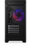 Achterkant van een zwarte computerkast met verschillende poorten en een ventilator met RGB-verlichting.