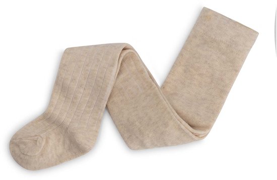 Een gebreide panty in ecru met een ribbelpatroon, opgerold op een witte achtergrond.