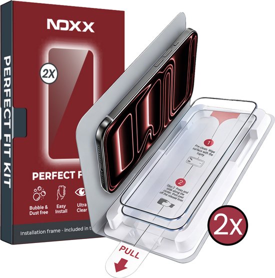 De "Perfect Fit Kit" verpakking met NOXX logo, en de installatie tray met een smartphone.