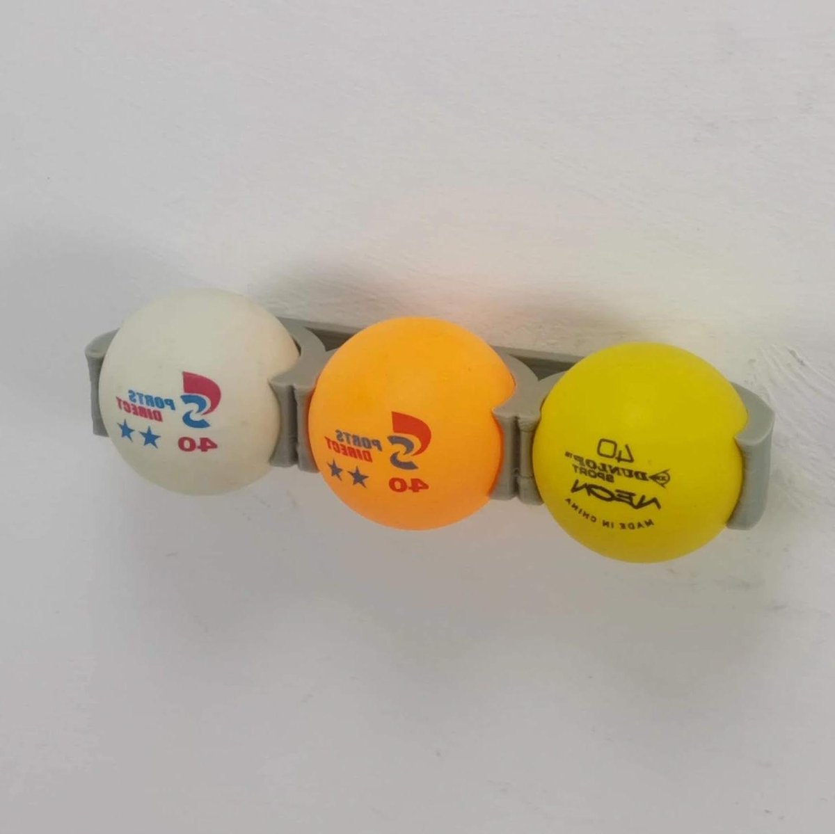 Tafeltennis Balhouder - Ping Pong Ballenrek - Ballen Organiseren - Bevestiging met Schroeven - Voor 3 Ballen - Grijs