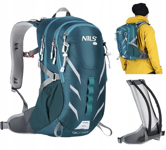 Model in gele jas draagt een blauwgroene rugzak. Twee andere afbeeldingen tonen de rugzak en het rugpaneel.