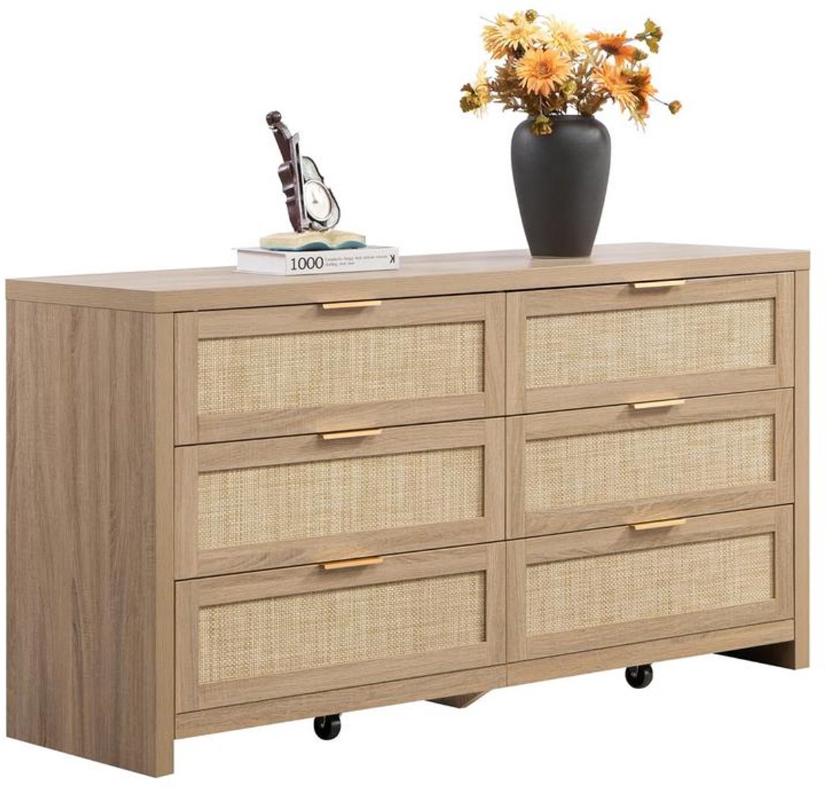 Boho Ladekast met 6 Laden - Rotan Design - Mobiele Commode op Wieltjes - Licht Eiken Look met Gouden Handgrepen - 142 cm Breed