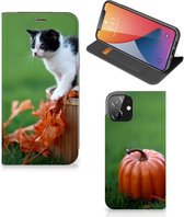 Hoesje Geschikt voor iPhone 12 | Geschikt voor iPhone 12 Pro Flip Case Kitten
