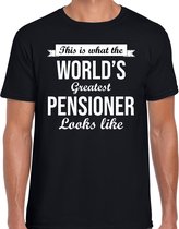 This is what the worlds greatest pensioner looks like cadeau t-shirt / shirt - zwart met witte letters - voor heren - Pensioen / VUT kado shirt 2XL