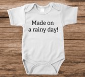 Soft Touch Rompertje met tekst - made on a rainy day | Baby rompertje met leuke tekst | | kraamcadeau | 0 tot 3 maanden | GRATIS verzending