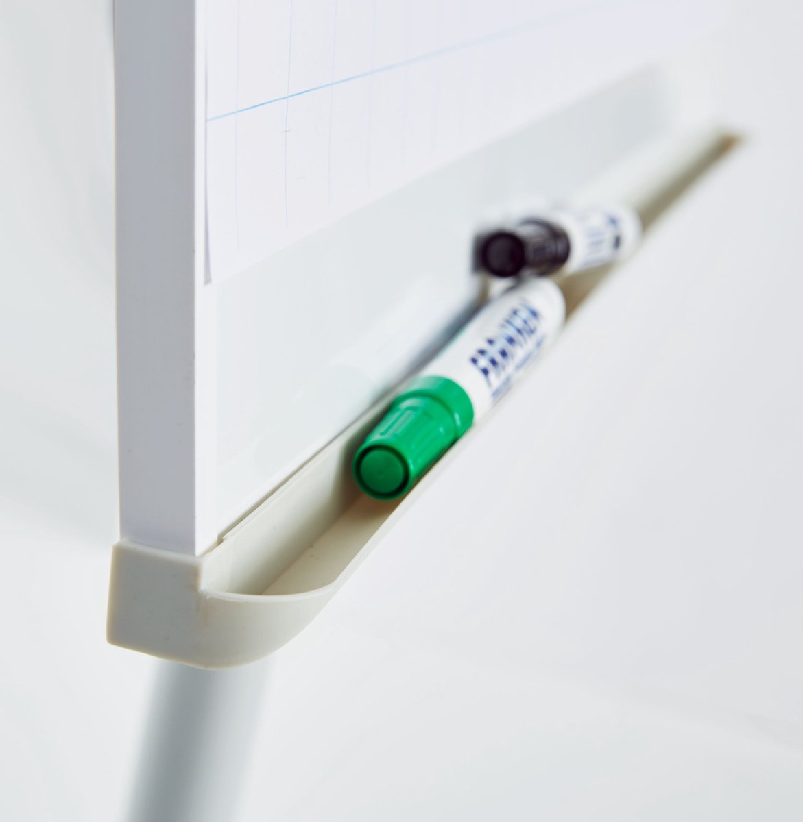 Franken Flipchart ECO Mobil F2400/N, 5 wielen, in hoogte verstelbaar, magnetisch, 2 zijarmen, lade, plastic & metaal, bord 680 x 1050 mm thumbnail 2
