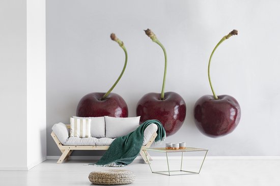 Papier peint photo en vinyle - Trois cerises mûres d'affilée sur fond blanc largeur 420 cm x hauteur 280 cm - Tirage photo sur papier peint (disponible en 7 tailles)