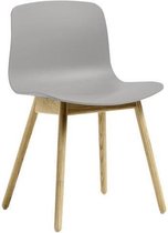 About a Chair AAC 12 - betongrijs - Eiken gezeept