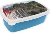 Broodtrommel Blauw - Lunchbox - Brooddoos - Trein op een spoorbrug - 18x12x6 cm - Kinderen - Jongen