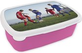 Broodtrommel Roze - Lunchbox Voetbalwedstrijd - Brooddoos 18x12x6 cm - Brood lunch box - Broodtrommels voor kinderen en volwassenen