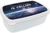Broodtrommel Wit - Lunchbox - Brooddoos - Quotes - 'The universe is calling' - Spreuken - Jongens - Kids - Kinderen - Jongetje - 18x12x6 cm - Volwassenen