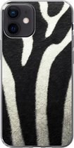 Geschikt voor iPhone 12 hoesje - Dierenprint - Zebra - Zwart - Wit - Siliconen Telefoonhoesje