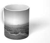 Mok - De Chinese Muur van China bij zonsopgang - zwart wit - 350 ML - Beker