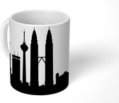 Mok - Een zwart witte tekening van de skyline van Kuala Lumpur - 350 ML - Beker
