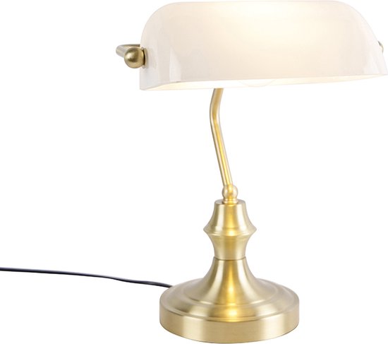 Lampe de bureau dorée avec abat-jour en verre blanc et interrupteur marche-arrêt.